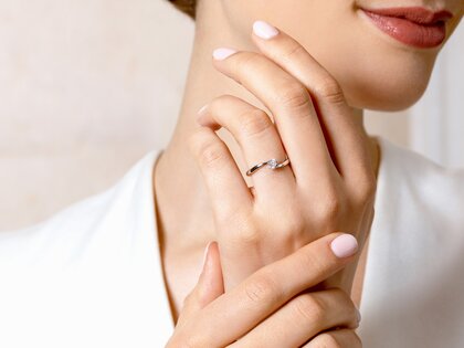 Engagement ring Devour in silver