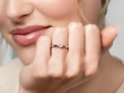 Engagement ring Joy in 9K yellow gold with diamond 0.25ct G/SI