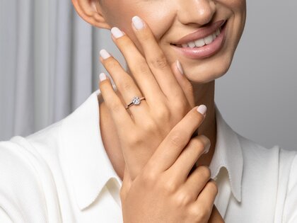 Engagement ring Madison in 9K white gold with diamond 1.00ct H/SI