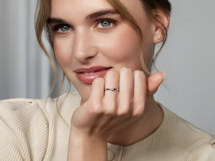 Engagement ring Melody in 9K white gold with diamond 0.25ct H/SI