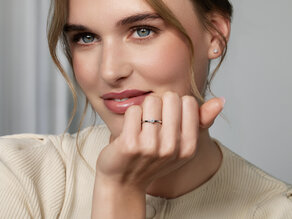 Engagement ring Melody in 9K white gold with diamond 0.25ct H/SI