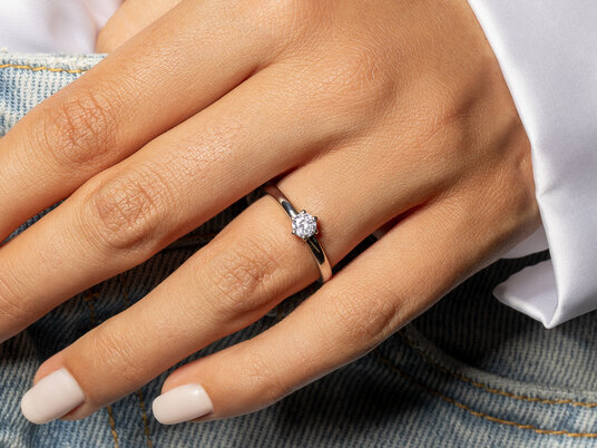 Engagement ring Melody