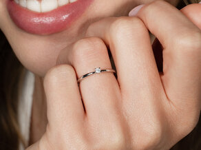 Engagement ring Modern Petite in 14K white gold with diamond 0.05ct G/SI