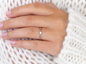 Engagement ring Modern in platinum