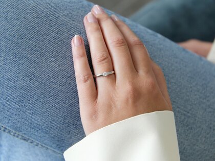 Engagement ring Modern in platinum