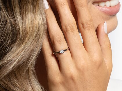 Engagement ring Modern in 14K white gold with diamond 0.30ct H/SI