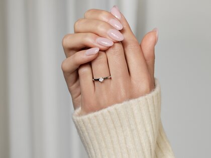 Engagement ring Modern in 14K white gold with diamond 0.30ct H/SI