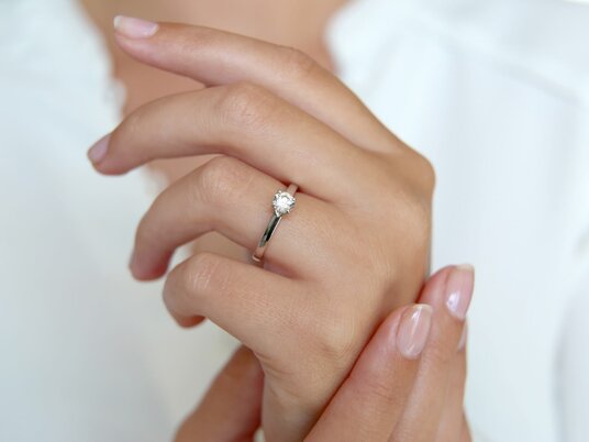 Engagement ring Modern in 9K white gold with diamond 0.50ct