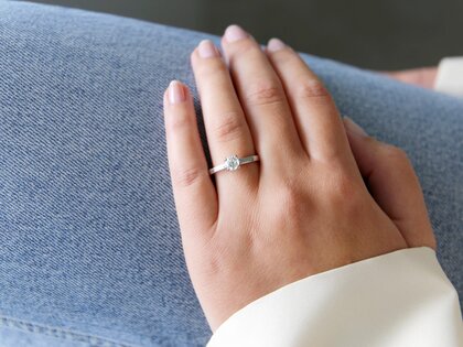 Engagement ring Modern in 14K white gold with diamond 0.50ct H/SI