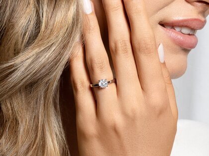 Engagement ring Modern in 18K yellow gold with diamond 0.75ct D/IF