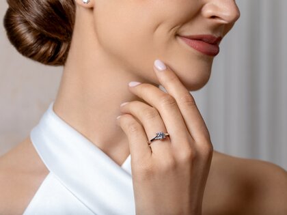 Engagement ring Modern in 18K yellow gold with diamond 0.75ct D/IF