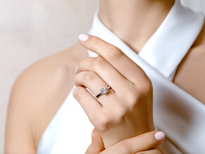 Engagement ring Modern in 9K white gold with lab-grown diamond 1.00ct E/VS