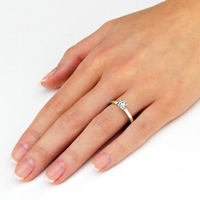 Engagement ring Modern in 9K yellow gold with lab-grown diamond 0.50ct E/VS