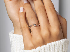 Engagement ring Twist Petite in 14K white gold with diamond 0.06ct G/SI