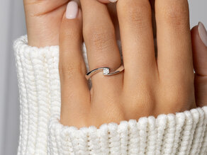 Engagement ring Twist Petite in 14K white gold with diamond 0.09ct G/SI