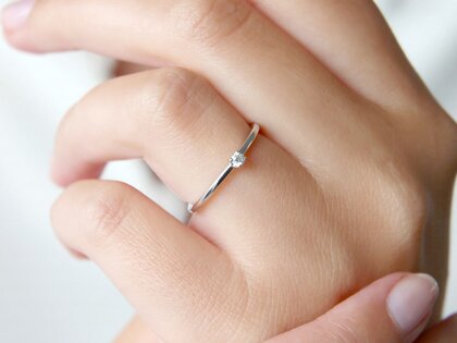 Engagement ring Pure in 9K white gold with diamond 0.04ct G/SI