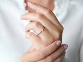 Engagement ring Pure in 9K white gold with diamond 0.04ct G/SI
