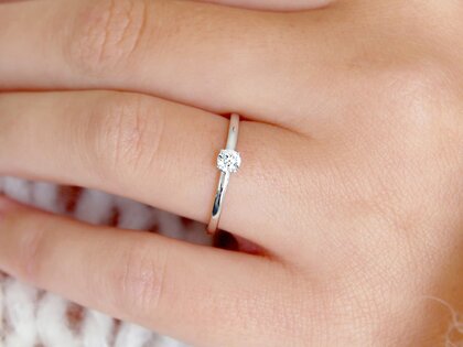 Engagement ring Pure in 14K white gold with diamond 0.13ct G/SI