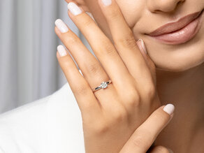 Engagement ring Pure