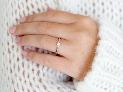 Engagement ring Pure in 14K white gold with diamond 0.13ct G/SI