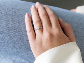 Engagement ring Pure