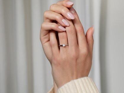 Engagement ring Romance in 9K white gold with diamond 0.25ct H/SI