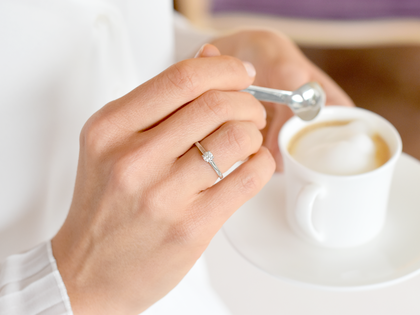 Engagement ring Romance in 9K white gold with lab-grown diamond 0.25ct E/VS