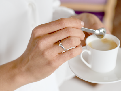 Engagement ring Romance in 14K white gold with lab-grown diamond 0.50ct E/VS