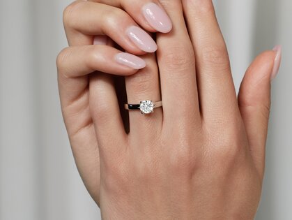 Engagement ring Romance in 9K white gold with diamond 1.00ct H/SI