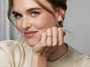 Engagement ring Royal in 14K yellow gold with diamond 0.05ct H/SI