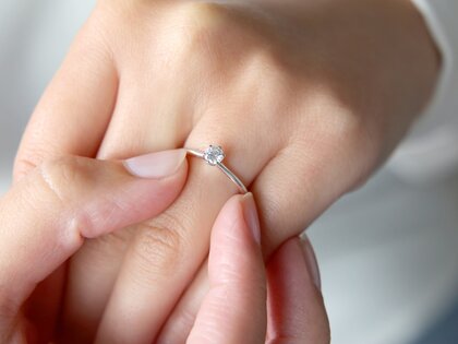 Engagement ring Royal in 9K white gold with diamond 0.25ct H/SI