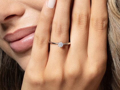 Engagement ring Spirit in 9K white gold with diamond 0.25ct H/SI