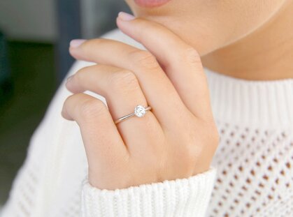 Engagement ring Spirit in 9K white gold with diamond 0.50ct H/SI