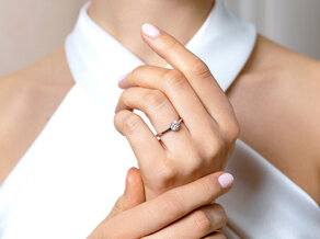 Engagement ring Surprise in 9K white gold with lab-grown diamond 1.00ct E/VS