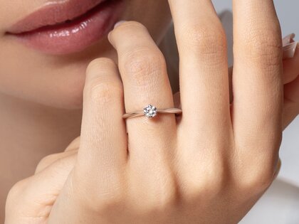 Engagement ring The One in 14K white gold with diamond 0.25ct H/SI