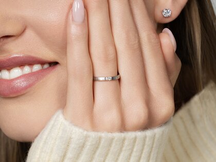 Engagement ring Infinity in 18K white gold with diamond 0.05ct G/VS