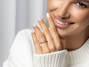 Engagement ring Touch in 9K white gold with diamond 0.13ct G/SI