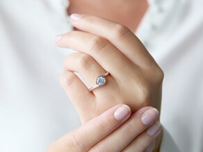 Engagement ring Touch in 9K white gold with diamond 0.75ct G/SI
