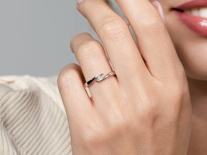 Engagement ring Twist in silver 925/- with diamond 0.07ct D/IF