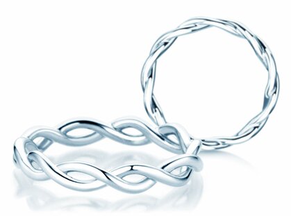 Engagement ring Infinity Curve