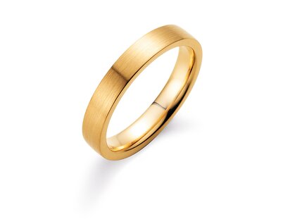 Ring for men Modern 4mm in 14K yellow gold matt